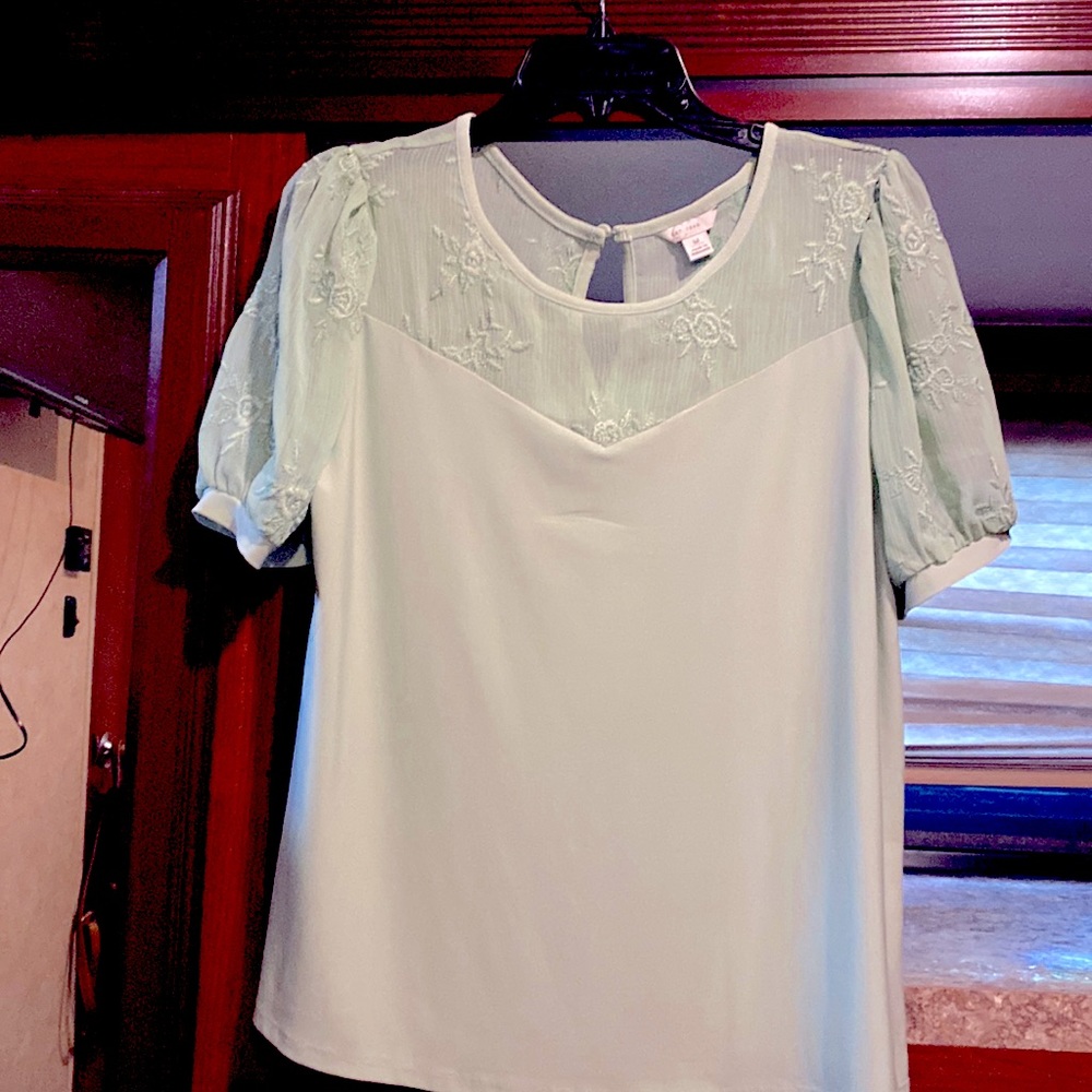 Size Medium. Sea foam Green. Est 1946 brand. Cato Fashion.